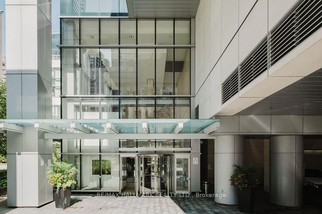 388 YONGE Street, Unit 6104 thumbnail 6