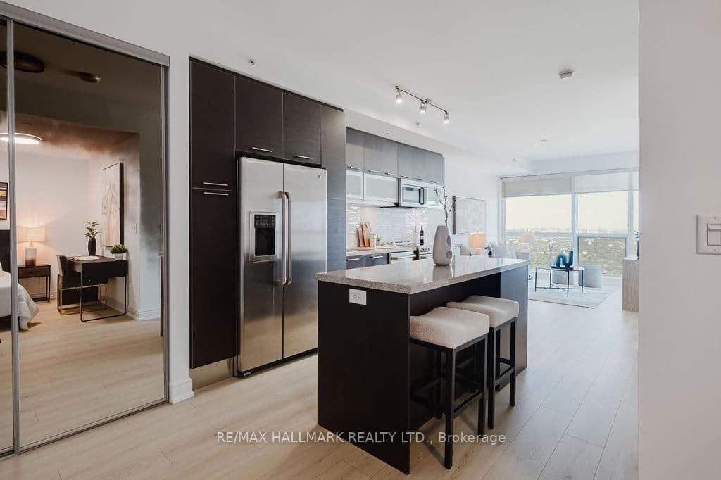 388 YONGE Street, Unit 6104 thumbnail 9