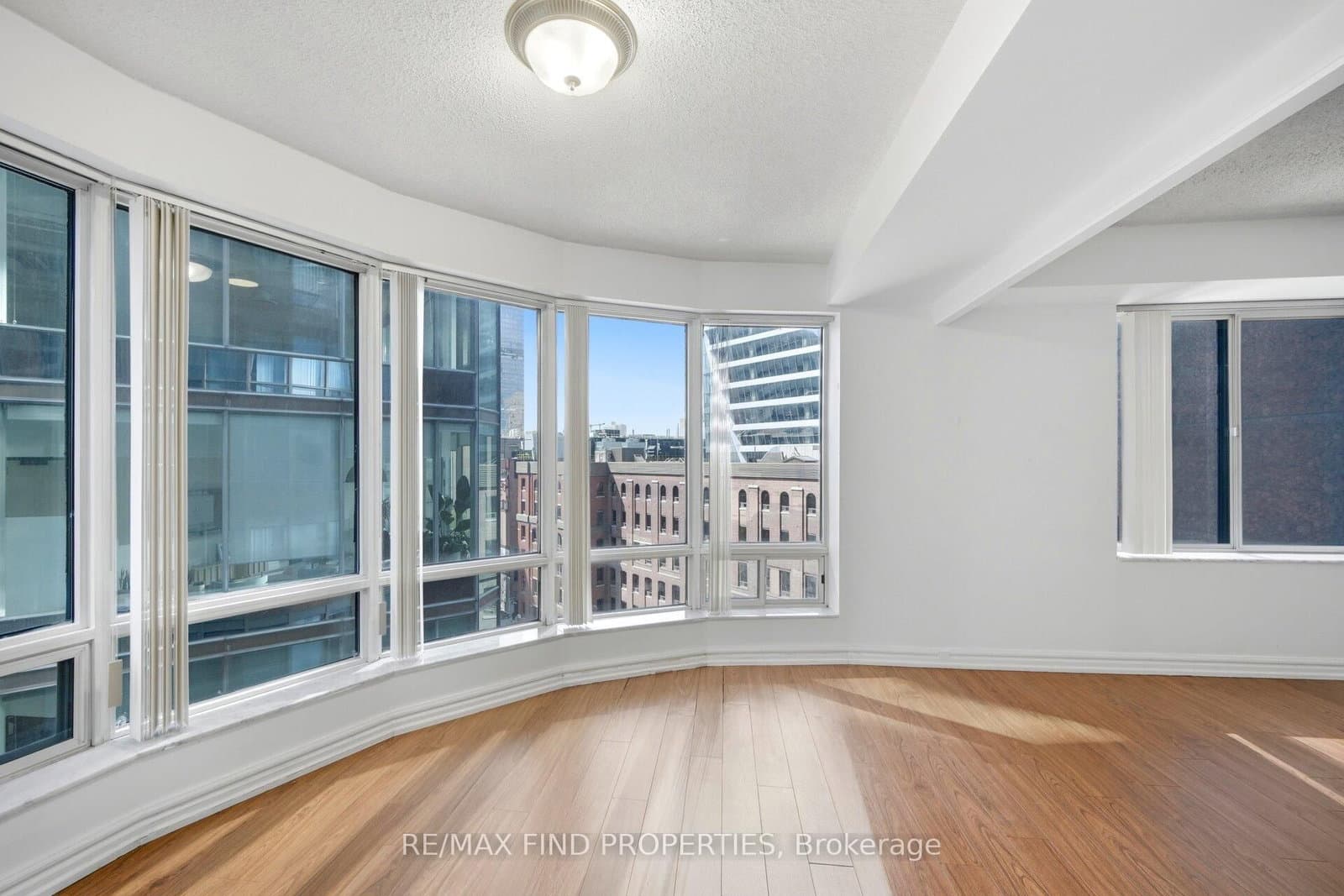 33 University Avenue, Unit 1203 thumbnail 23