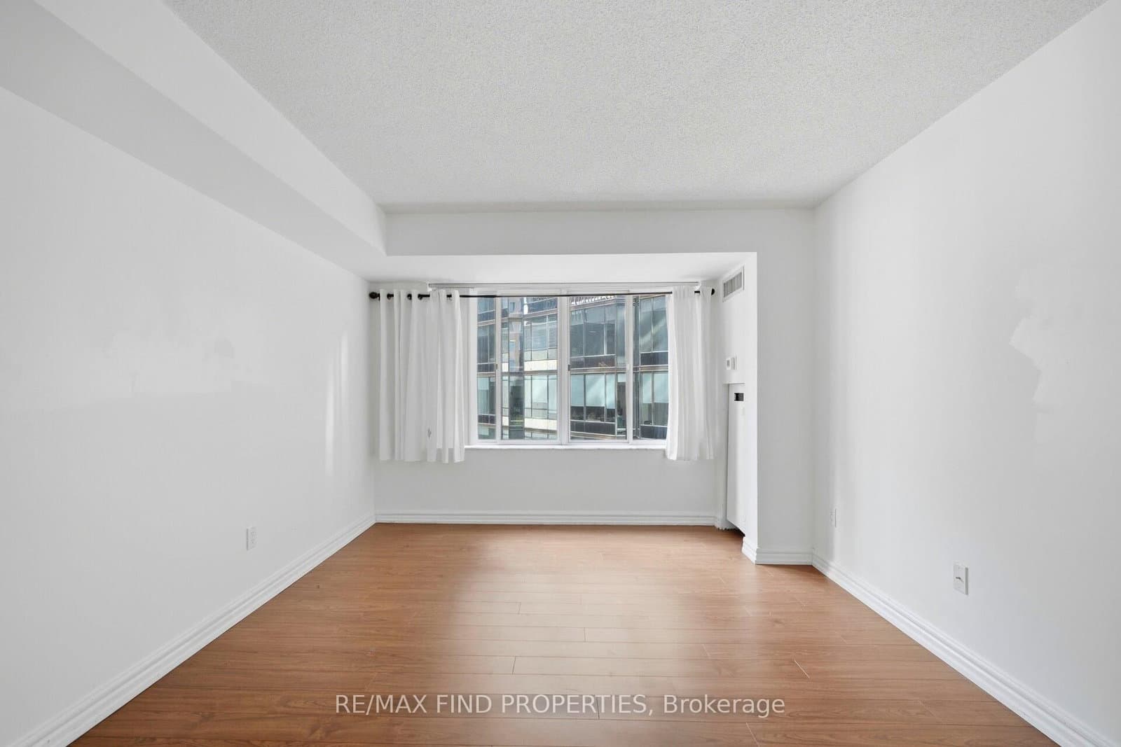 33 University Avenue, Unit 1203 thumbnail 26