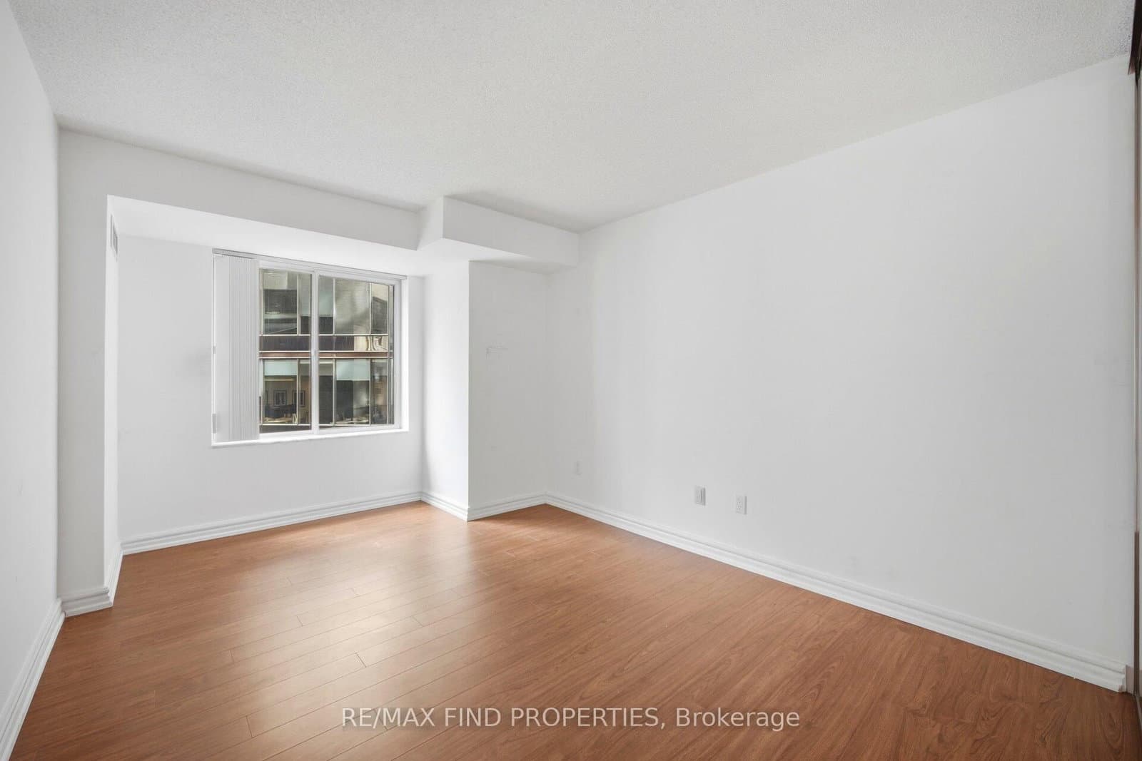 33 University Avenue, Unit 1203 thumbnail 32