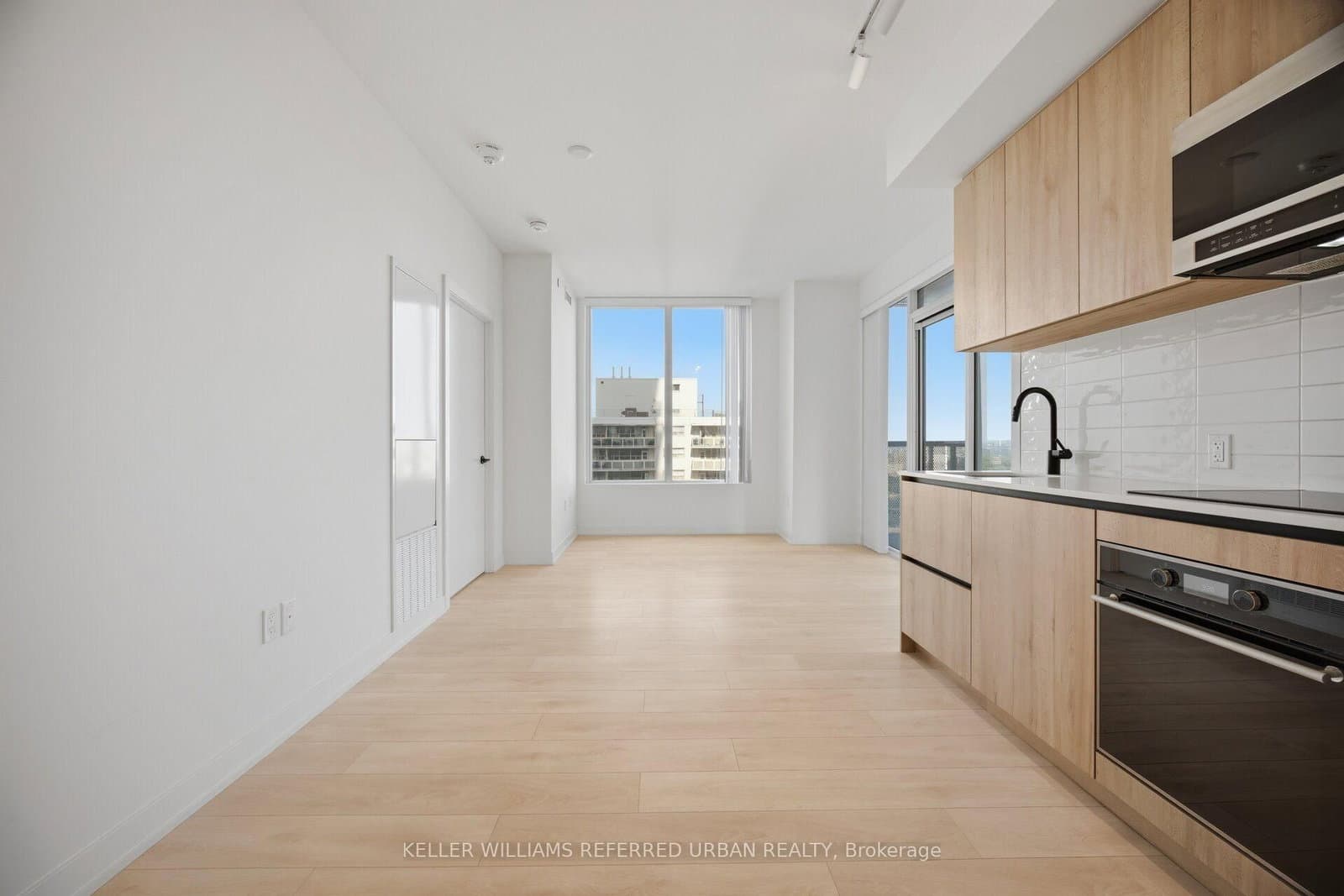 117 Broadway Avenue, Unit 1611 thumbnail 10