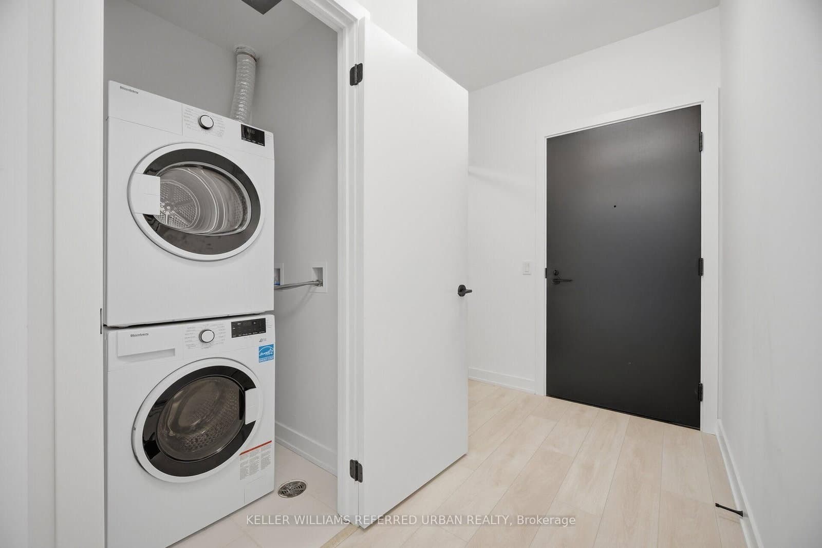 117 Broadway Avenue, Unit 1611 thumbnail 25