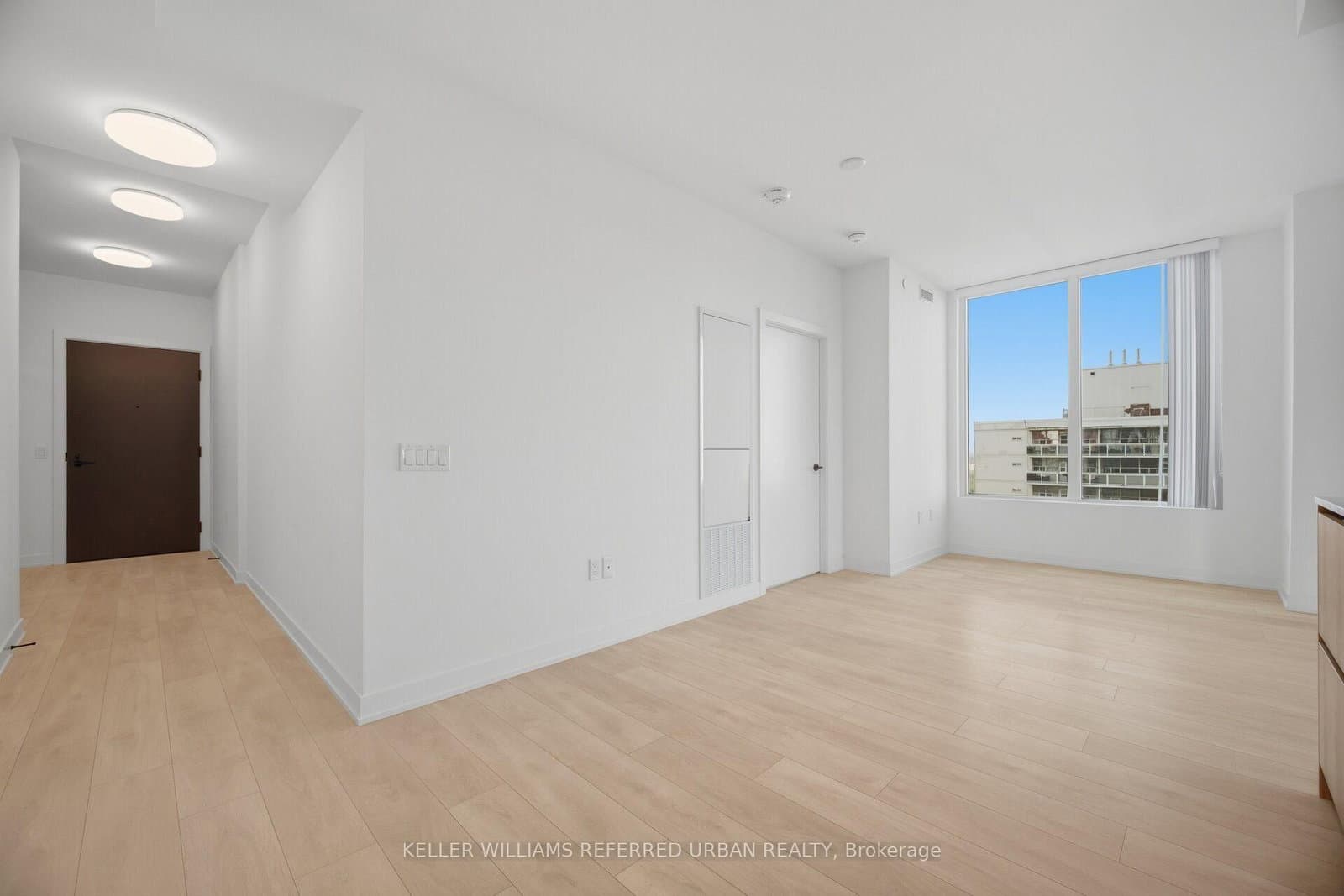 117 Broadway Avenue, Unit 1611 thumbnail 5