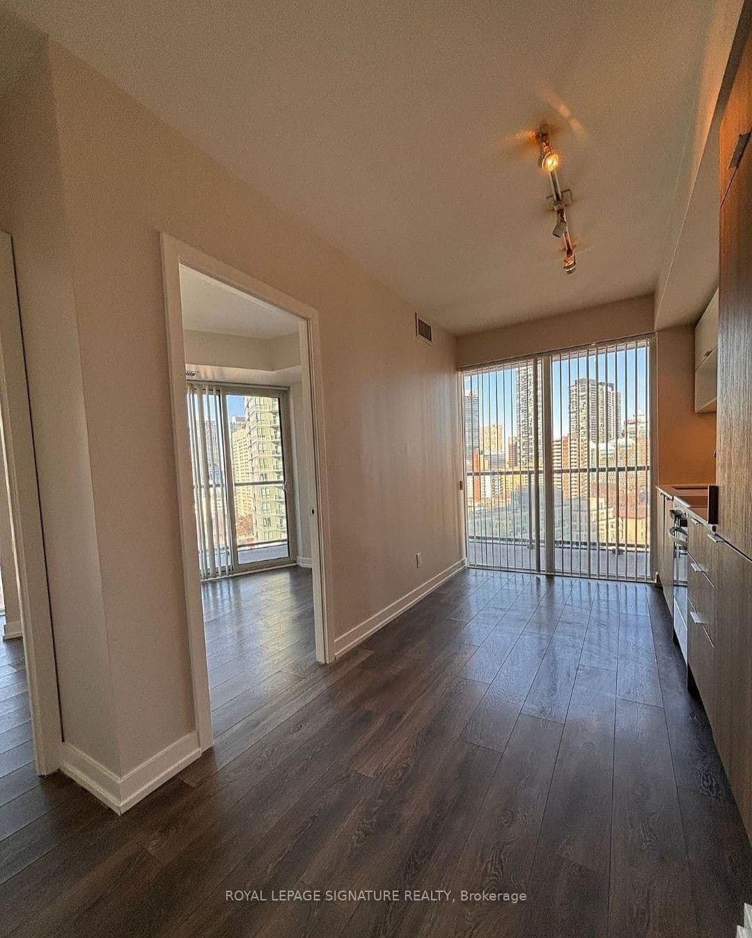 159 Wellesley Street E, Unit 1009 thumbnail 17