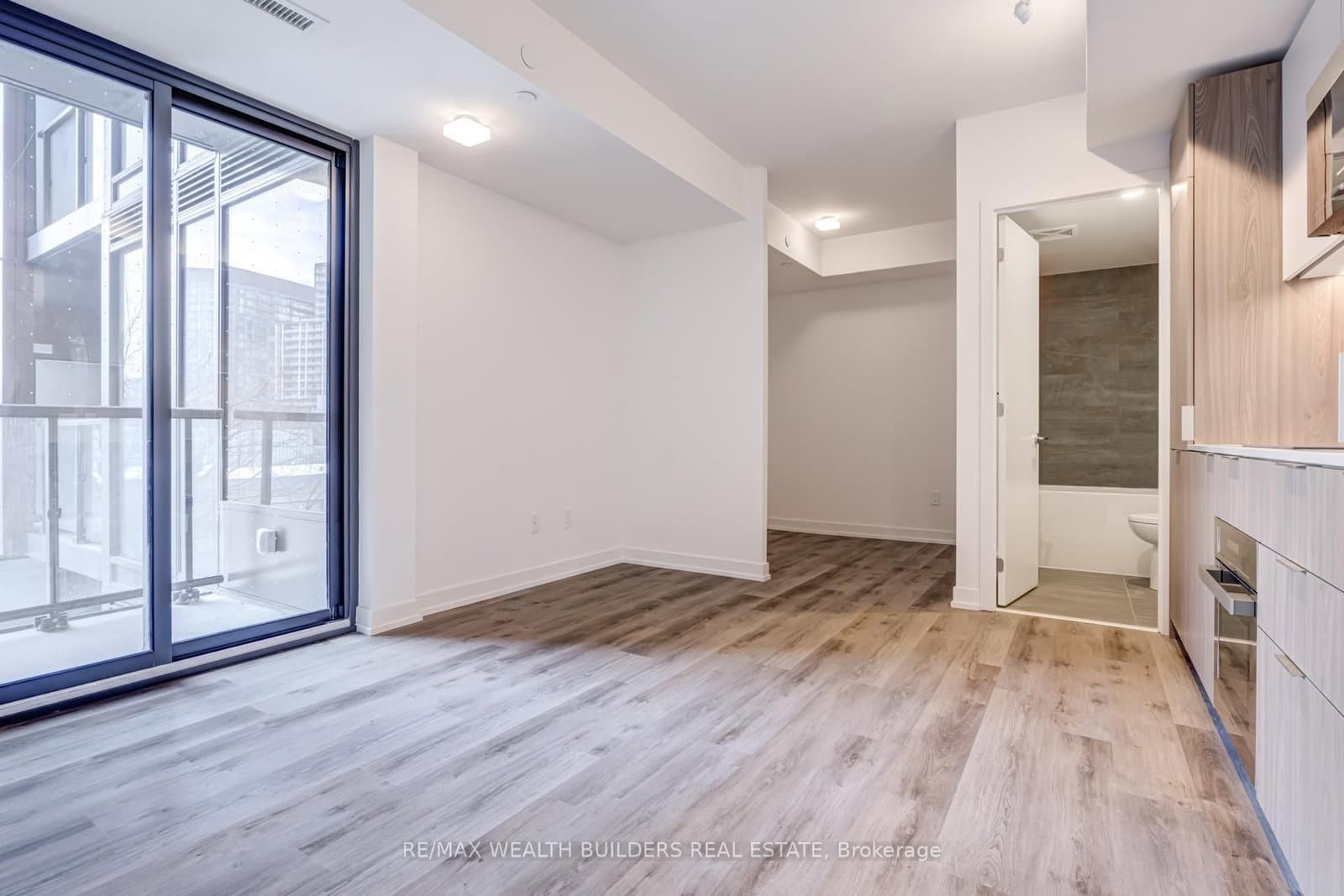 28 Eastern Avenue, Unit 331 thumbnail 3