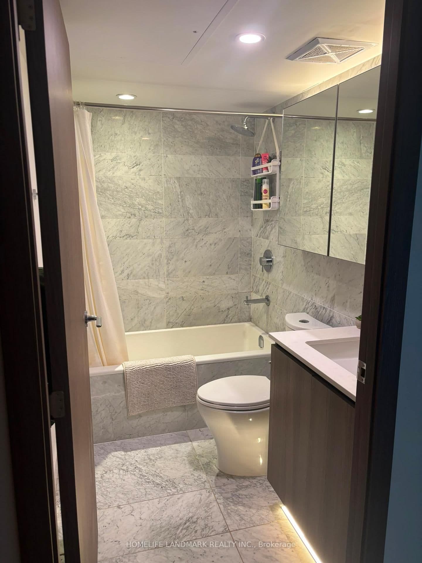 19 Bathurst Street, Unit 1616 thumbnail 10