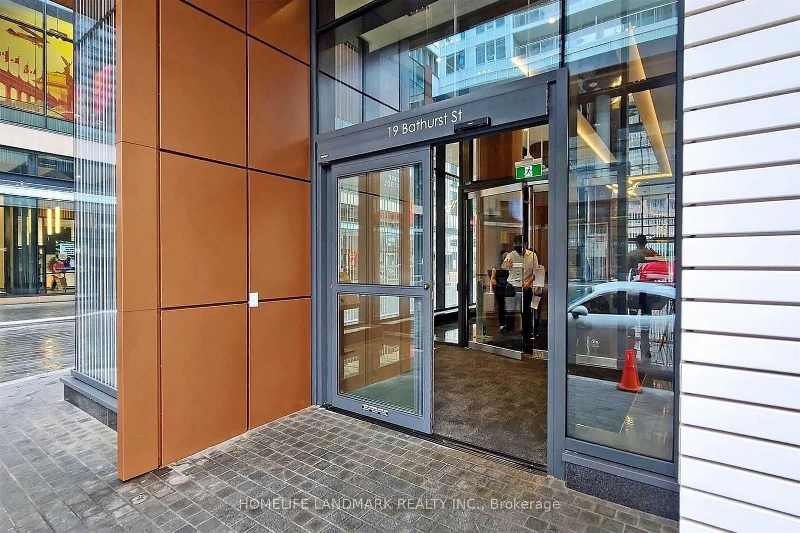 19 Bathurst Street, Unit 1616 thumbnail 2