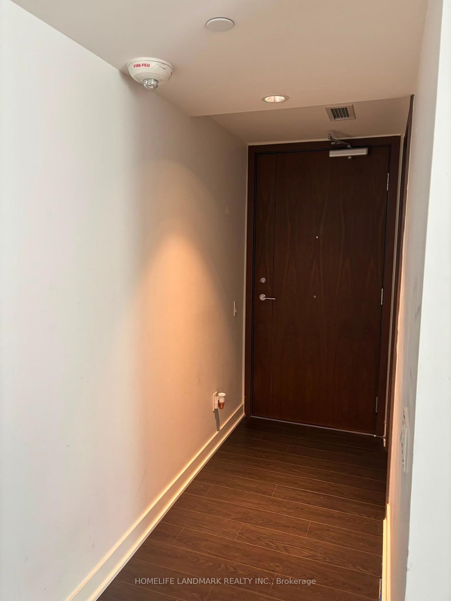 19 Bathurst Street, Unit 1616 thumbnail 3