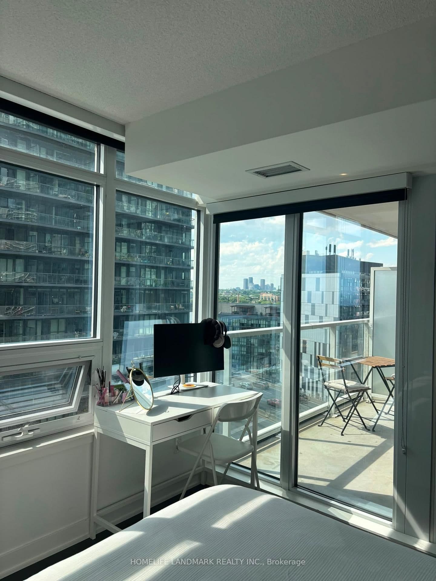 19 Bathurst Street, Unit 1616 thumbnail 8