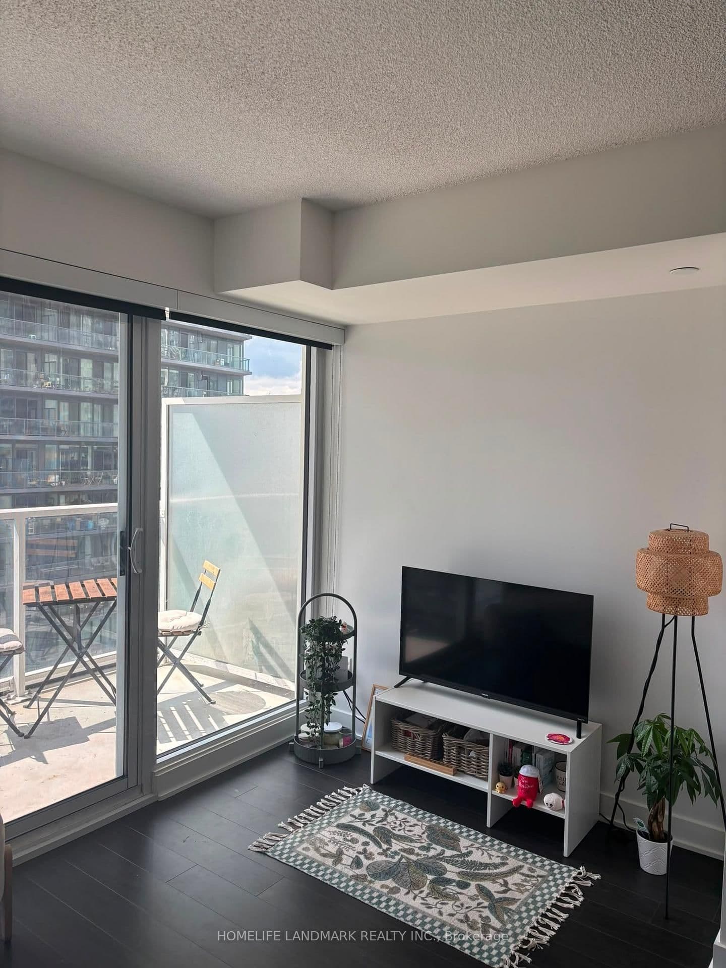 19 Bathurst Street, Unit 1616 thumbnail 9