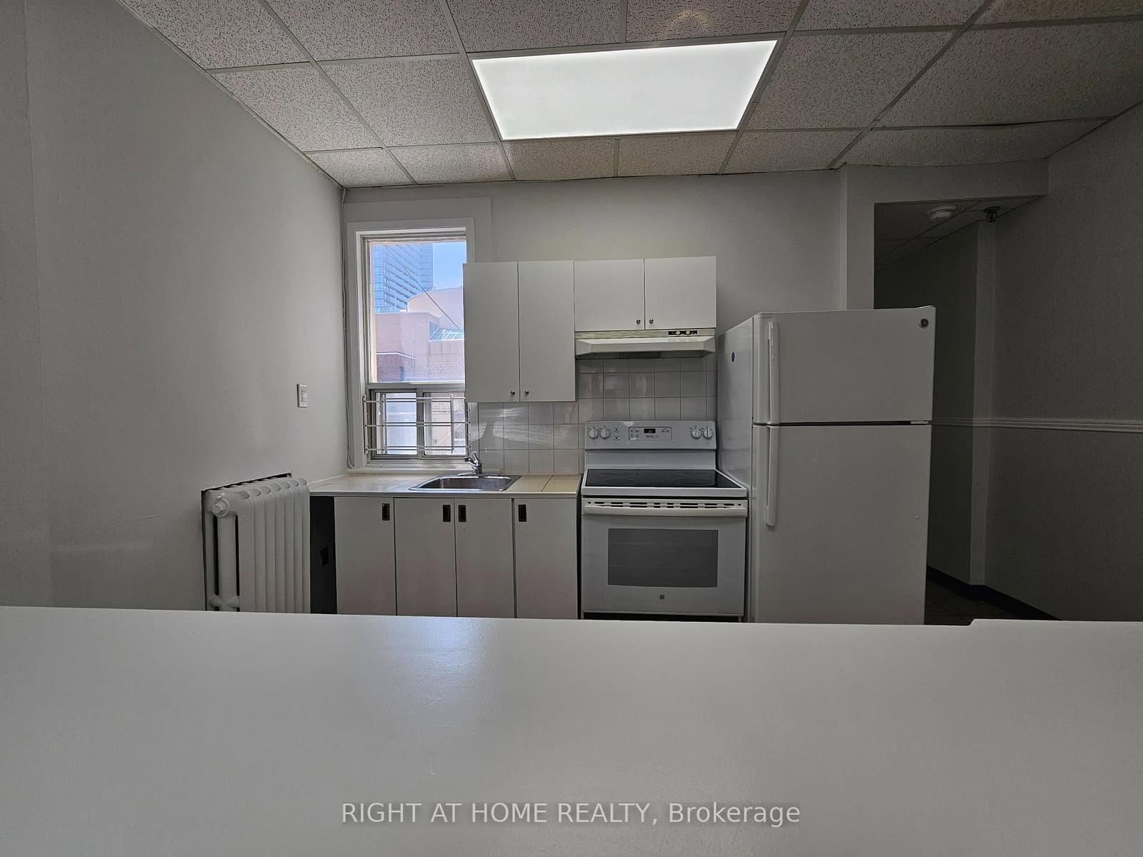 516 Yonge Street, Unit 2 - Image 1