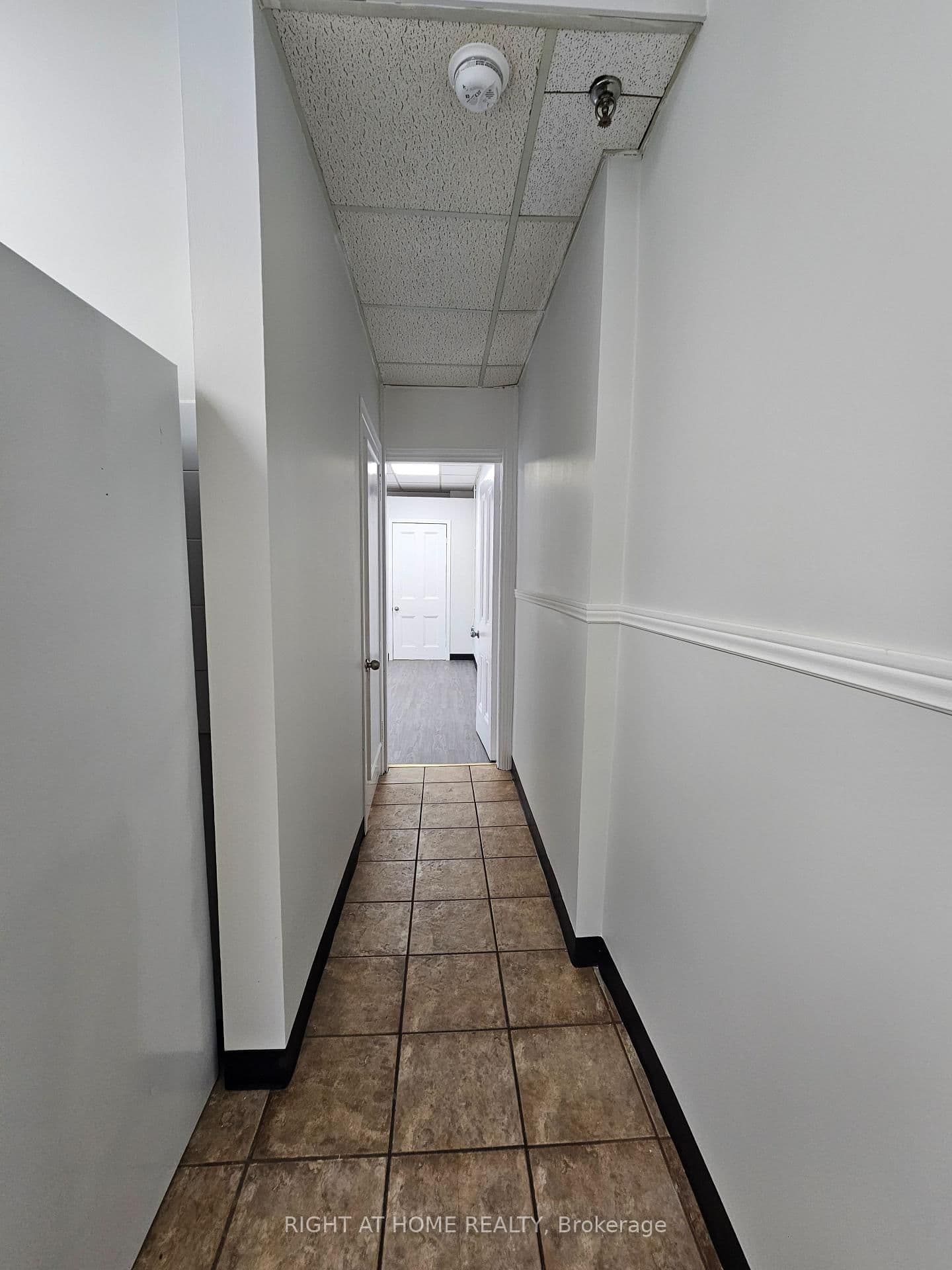 516 Yonge Street, Unit 2 thumbnail 16