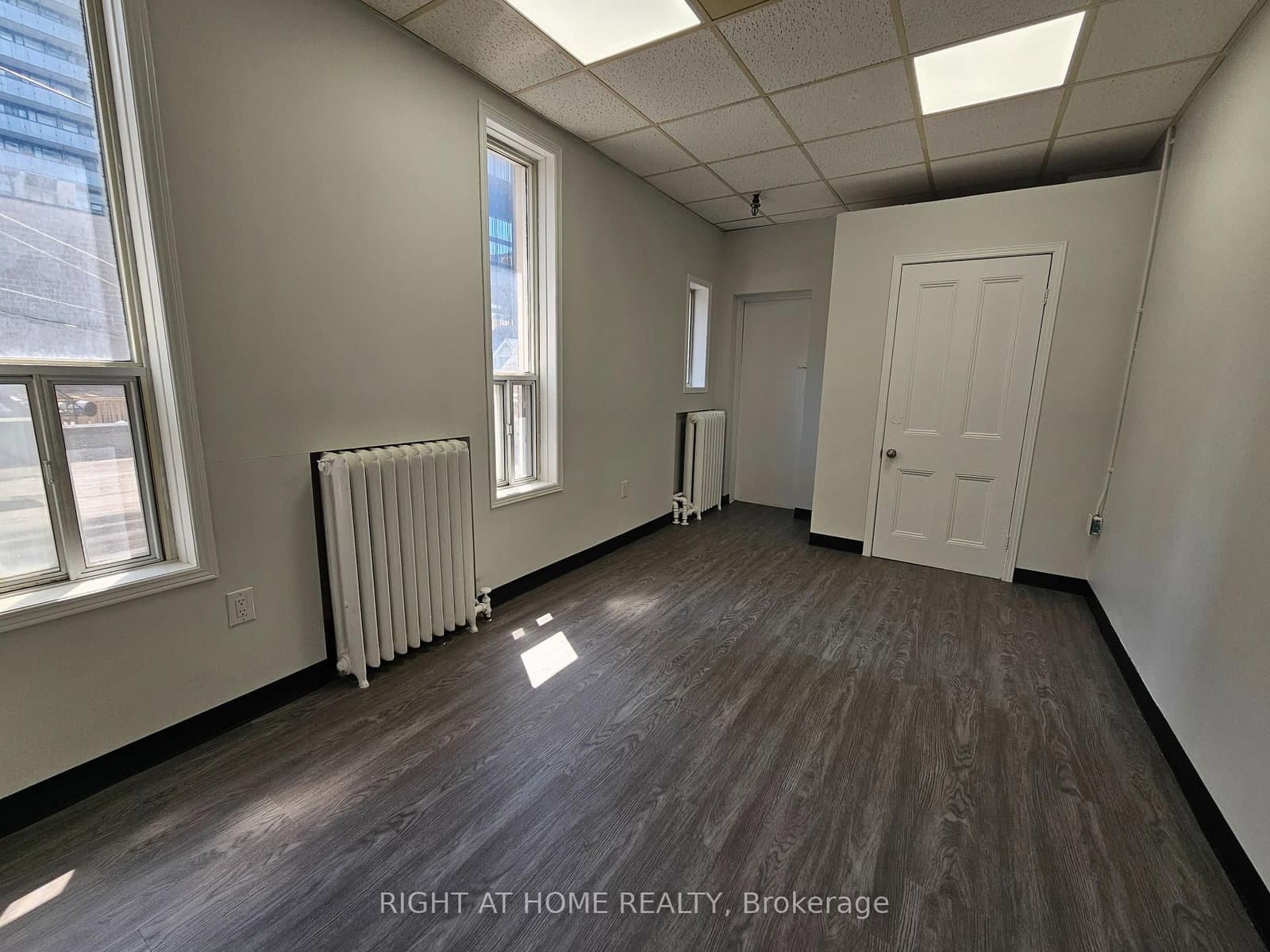 516 Yonge Street, Unit 2 thumbnail 17