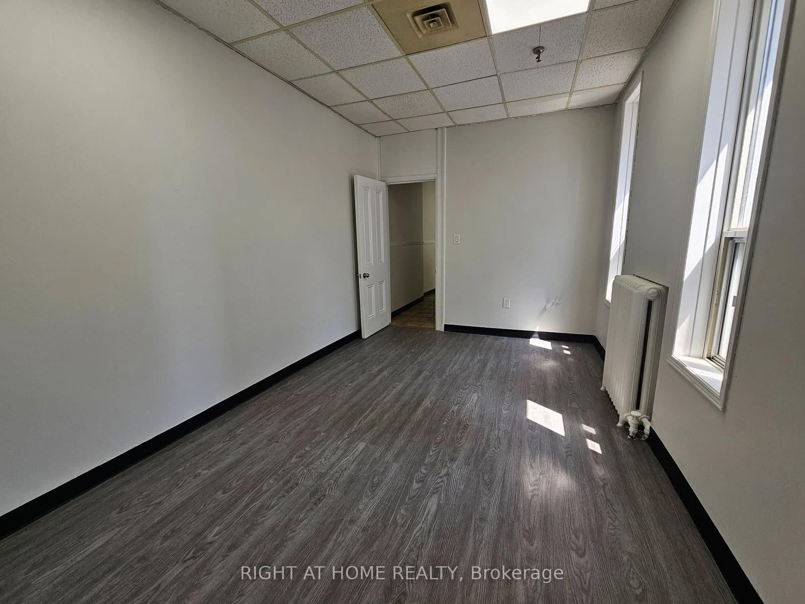 516 Yonge Street, Unit 2 thumbnail 19