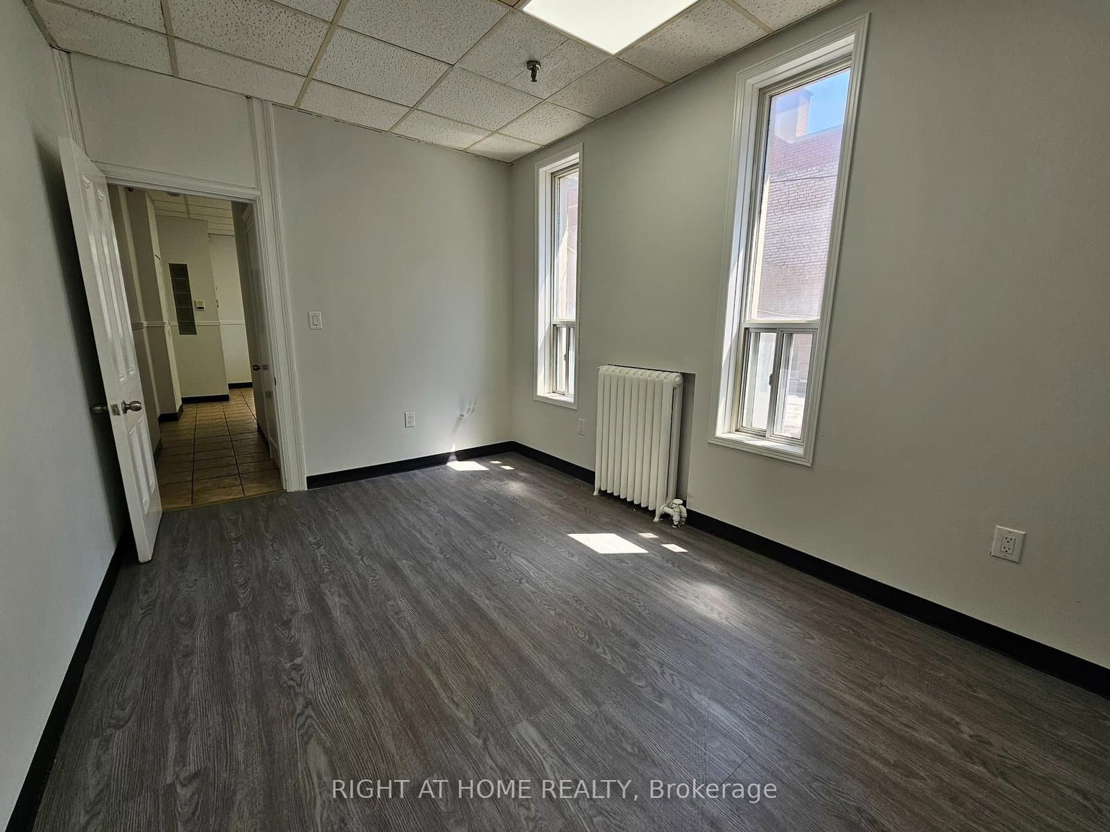 516 Yonge Street, Unit 2 thumbnail 20
