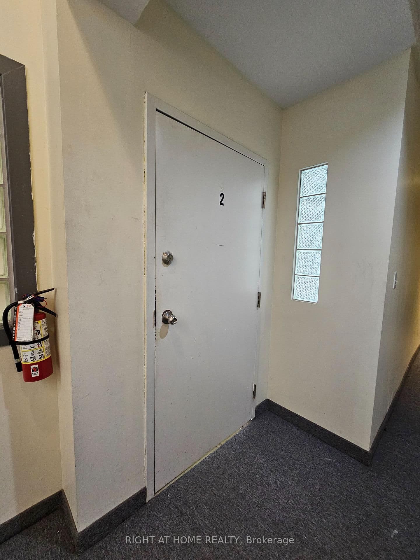 516 Yonge Street, Unit 2 thumbnail 24