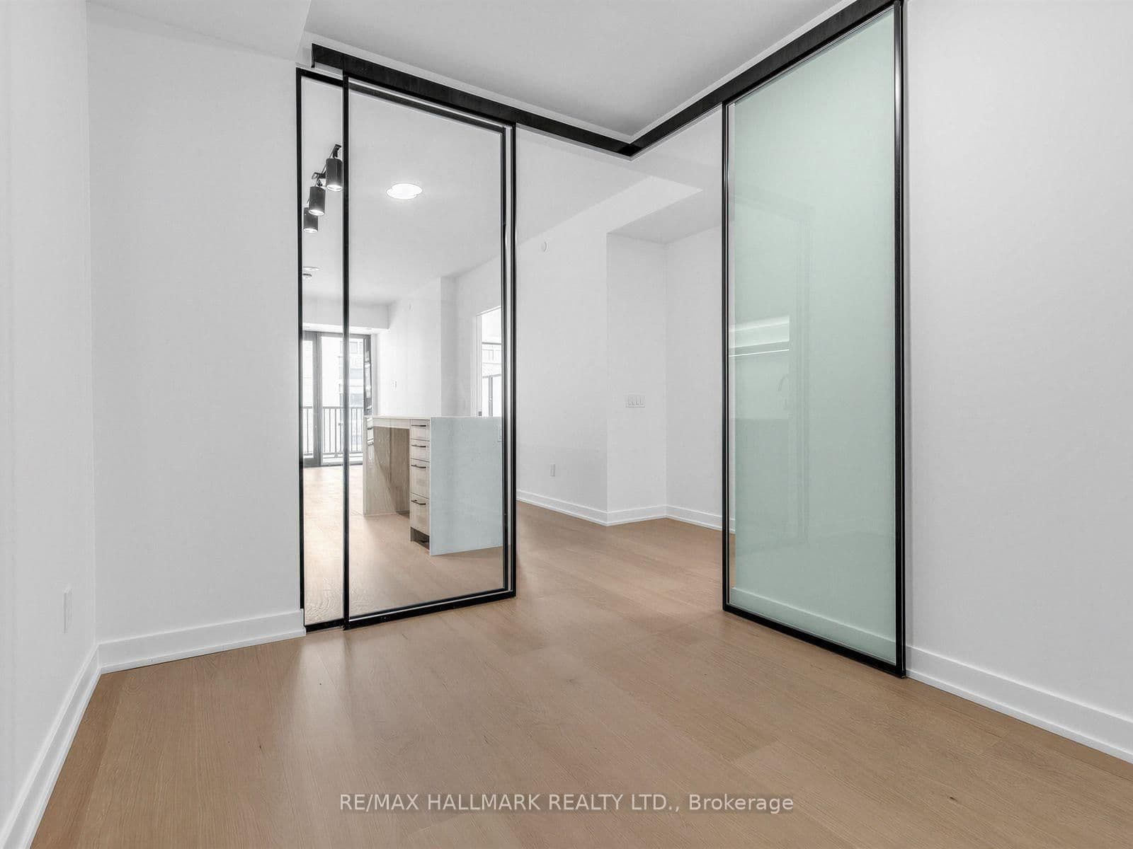 91 Montclair Avenue, Unit 528 thumbnail 19