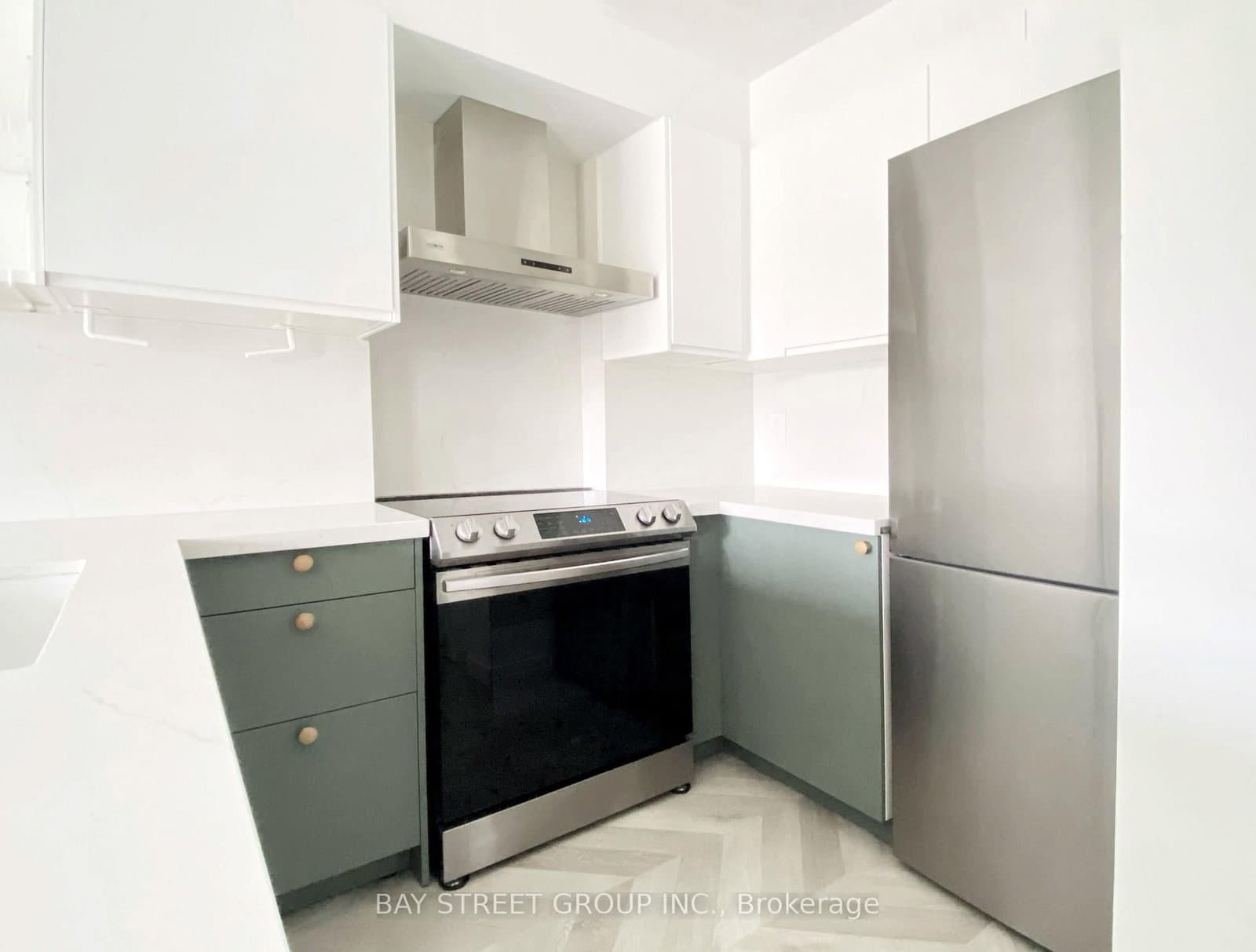 140 Bathurst Street, Unit 402 thumbnail 4