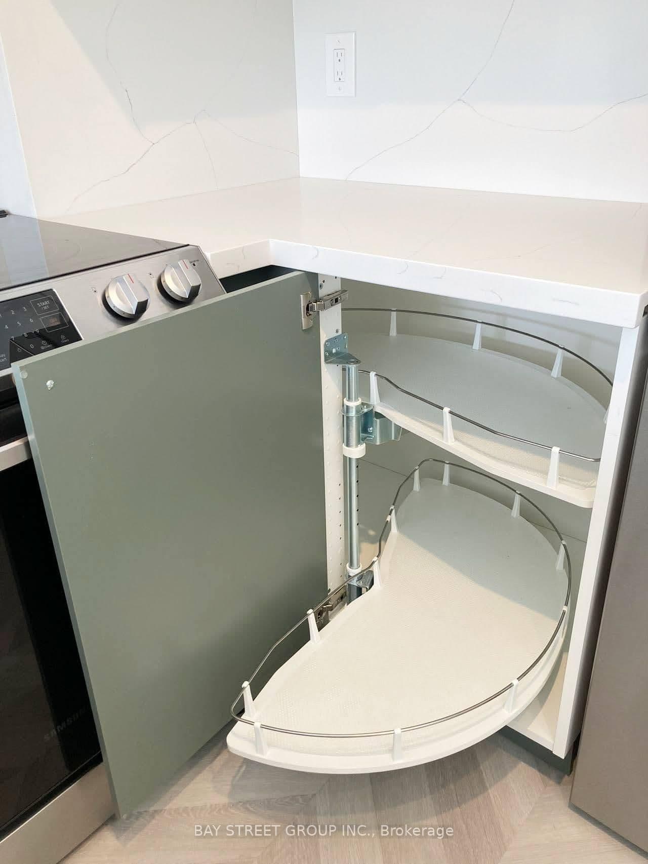 140 Bathurst Street, Unit 402 thumbnail 5