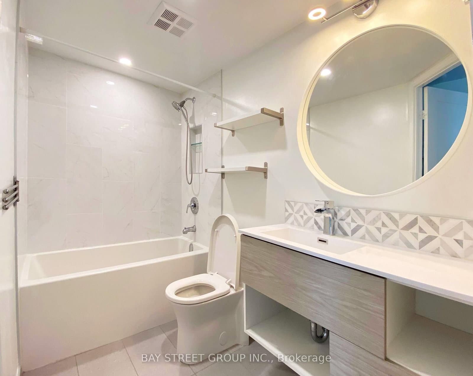 140 Bathurst Street, Unit 402 thumbnail 8