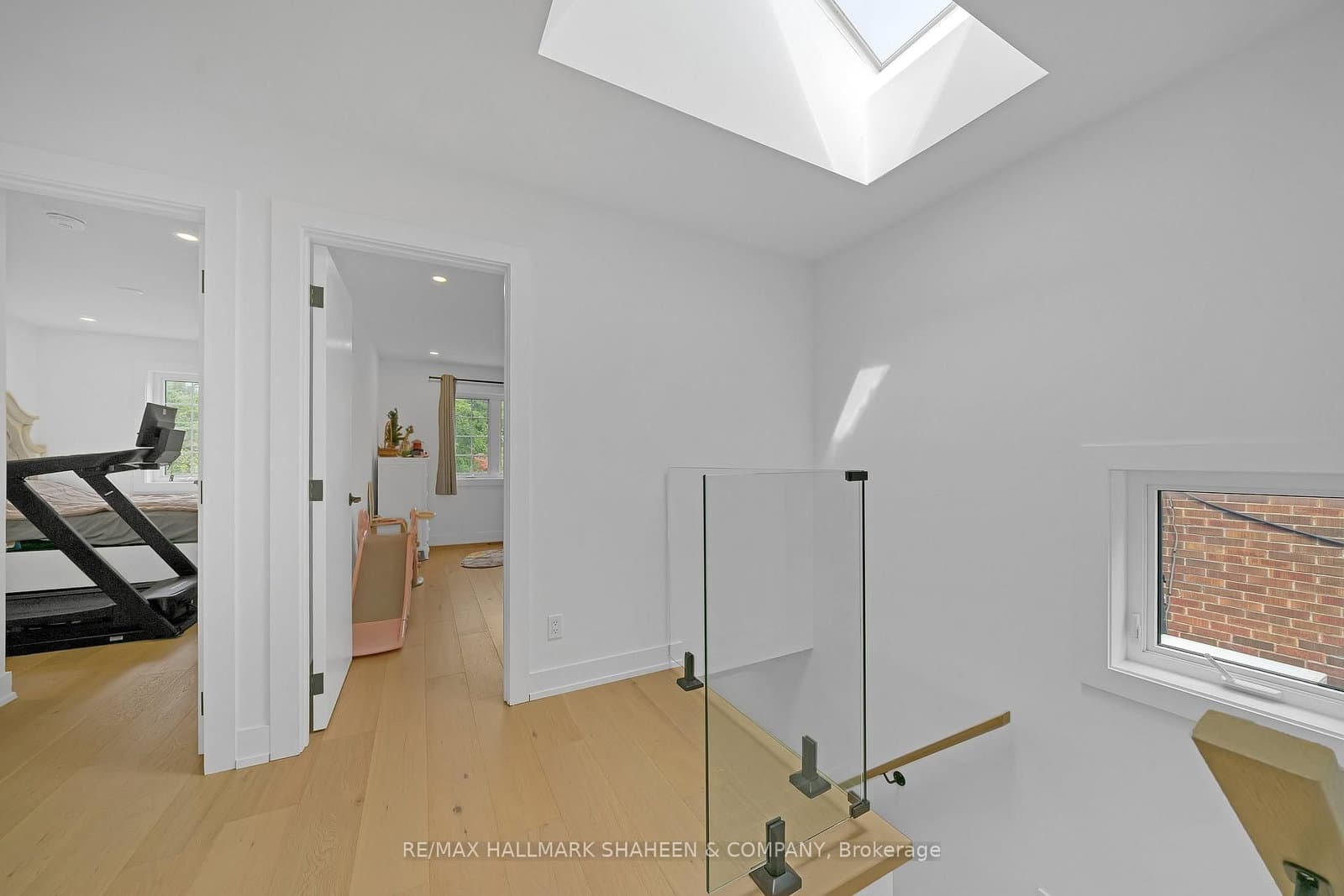 207 Sutherland Drive thumbnail 18