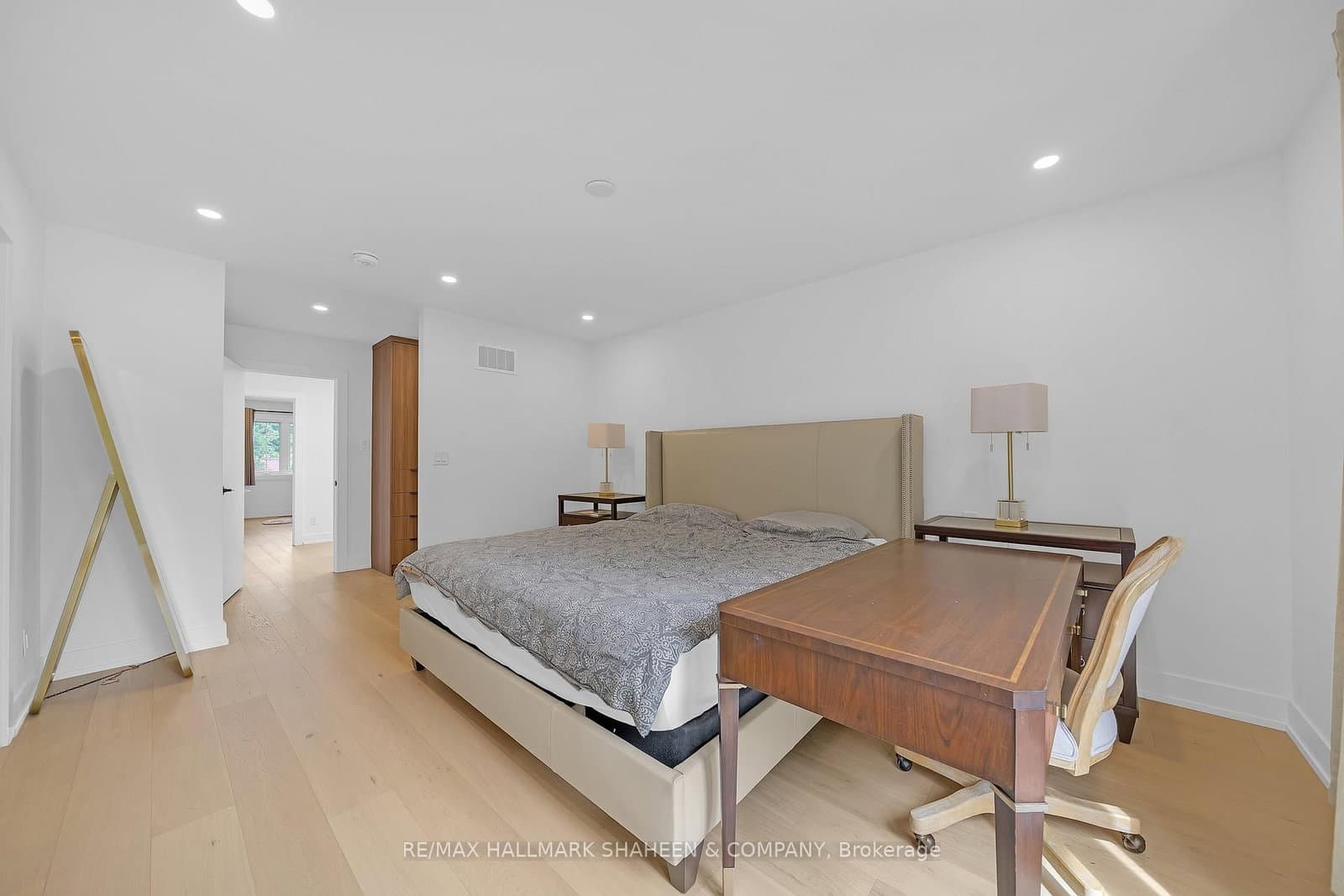 207 Sutherland Drive thumbnail 25