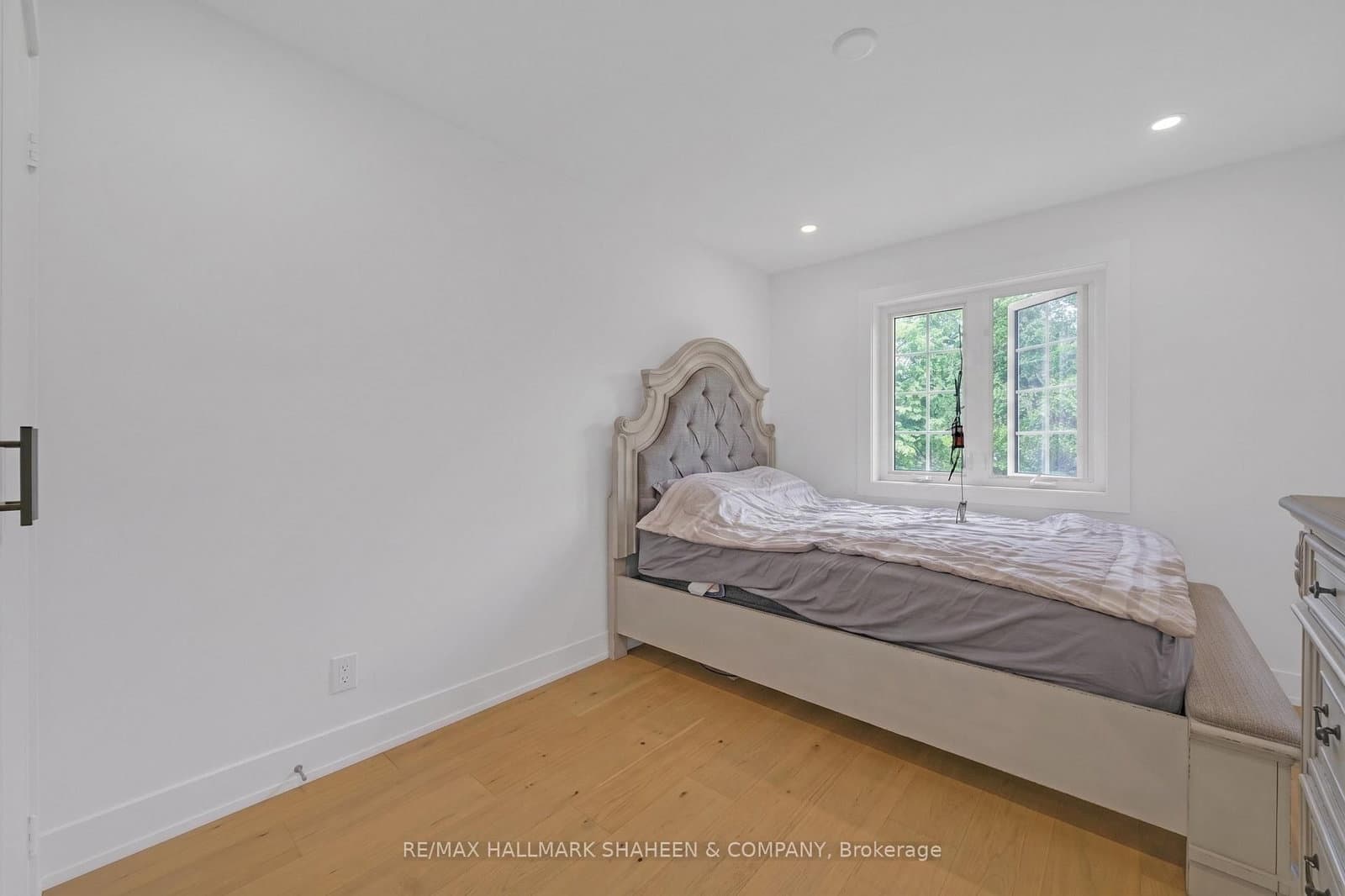 207 Sutherland Drive thumbnail 30