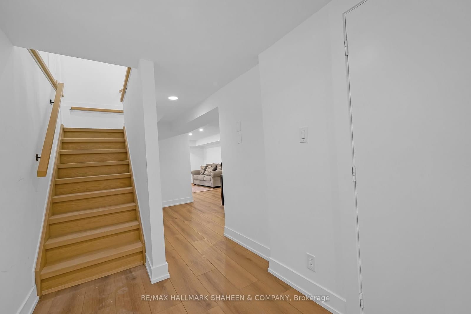207 Sutherland Drive thumbnail 36