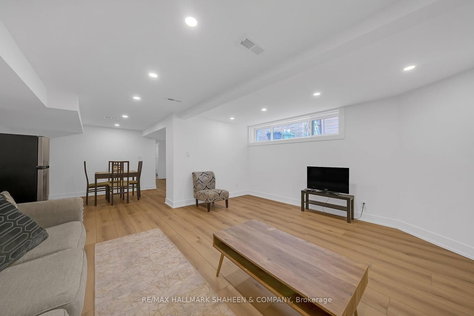 207 Sutherland Drive thumbnail 41