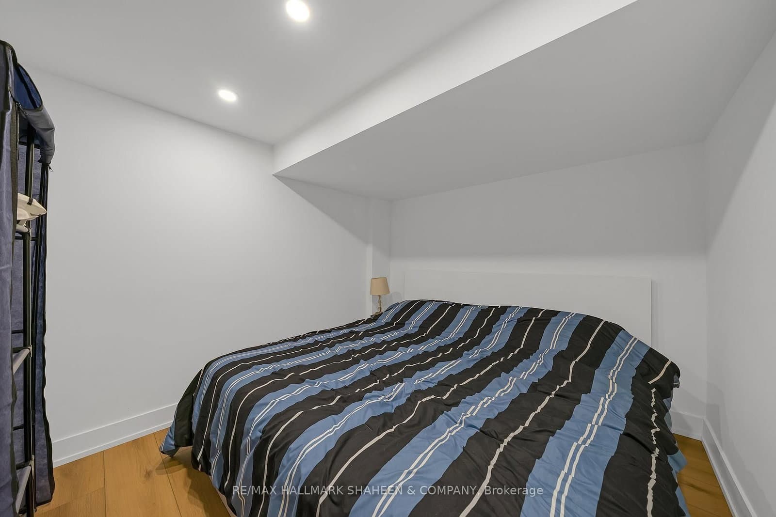 207 Sutherland Drive thumbnail 43