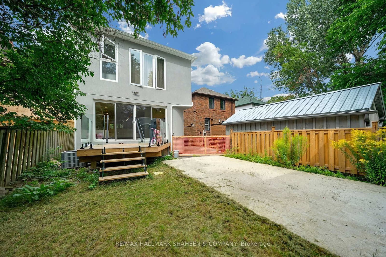 207 Sutherland Drive thumbnail 48