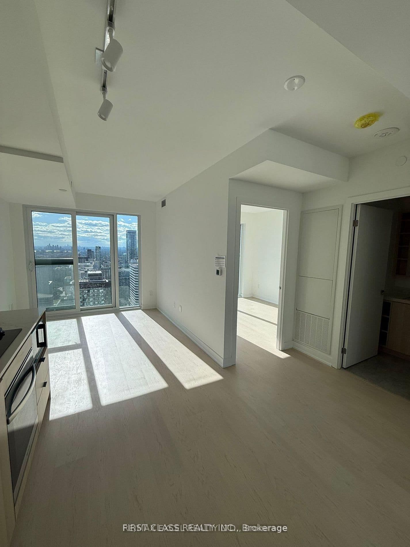 252 Church Street, Unit 5516 thumbnail 4