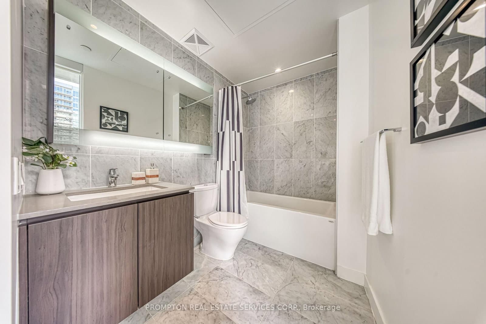 115 Mcmahon Drive, Unit 2511 thumbnail 17