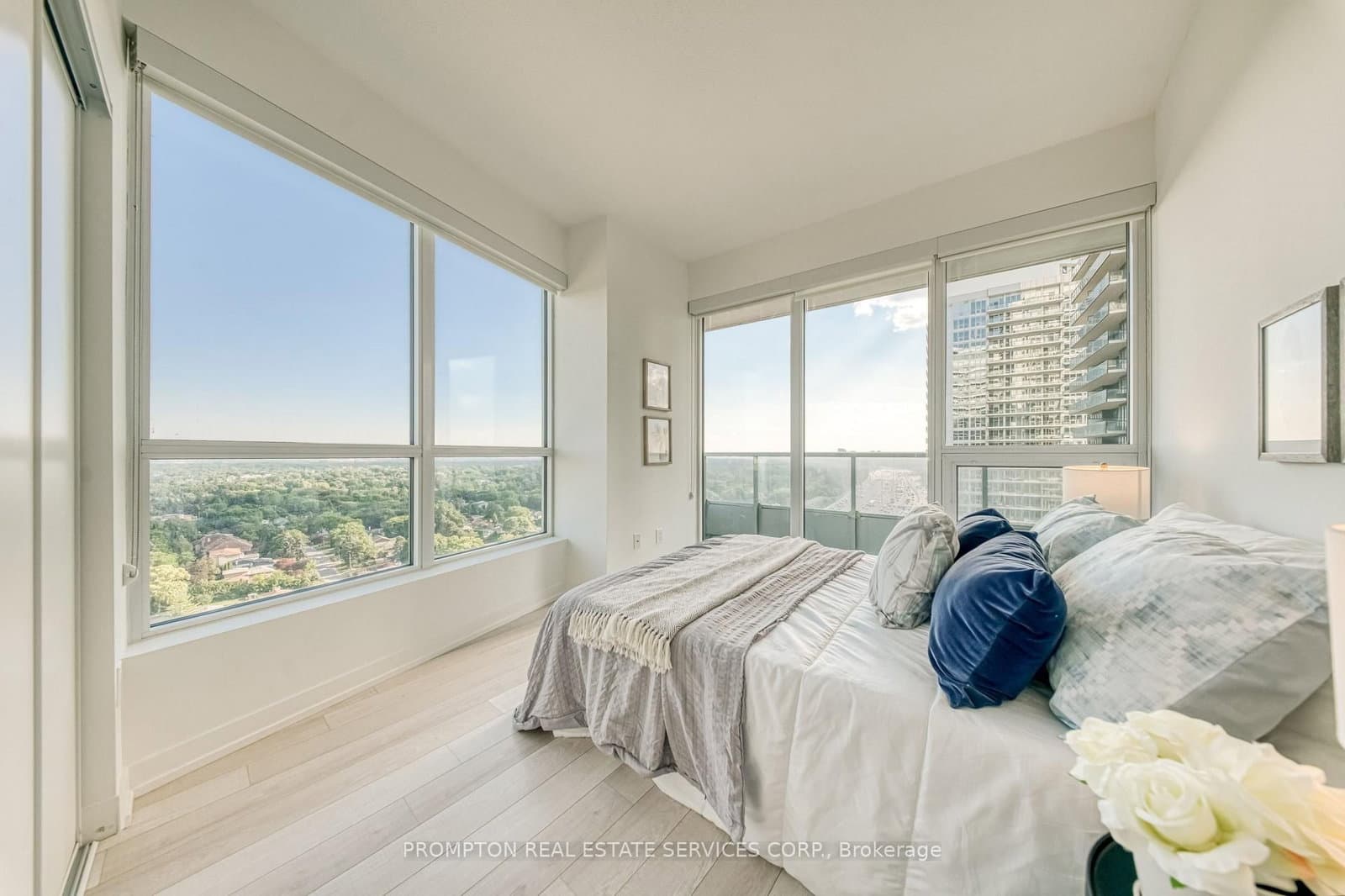 115 Mcmahon Drive, Unit 2511 thumbnail 20