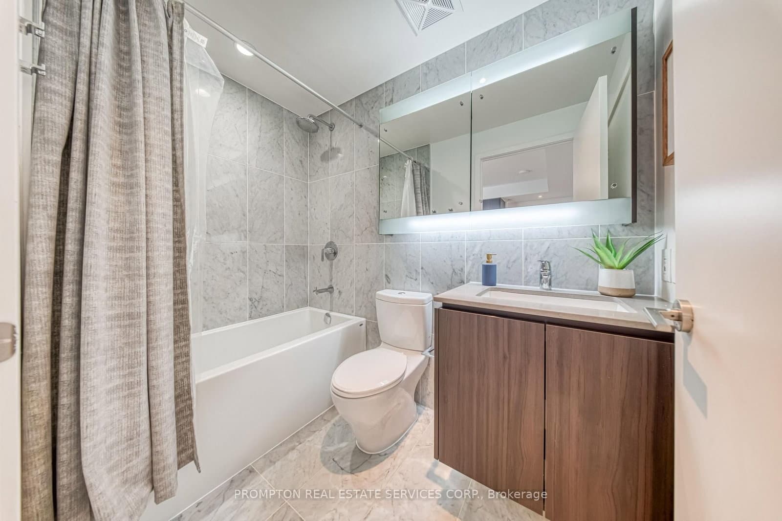 115 Mcmahon Drive, Unit 2511 thumbnail 23