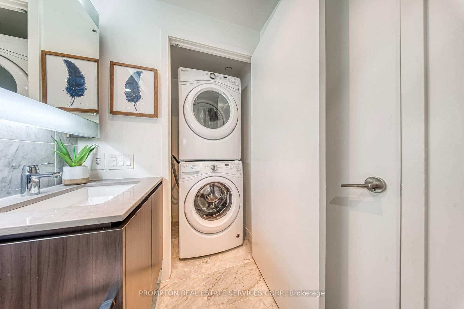 115 Mcmahon Drive, Unit 2511 thumbnail 24