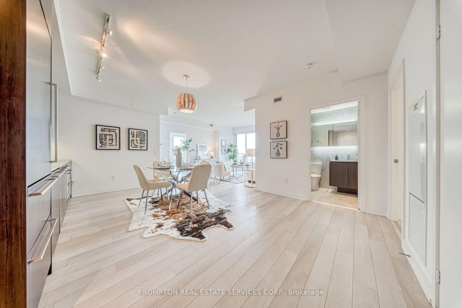 115 Mcmahon Drive, Unit 2511 thumbnail 3