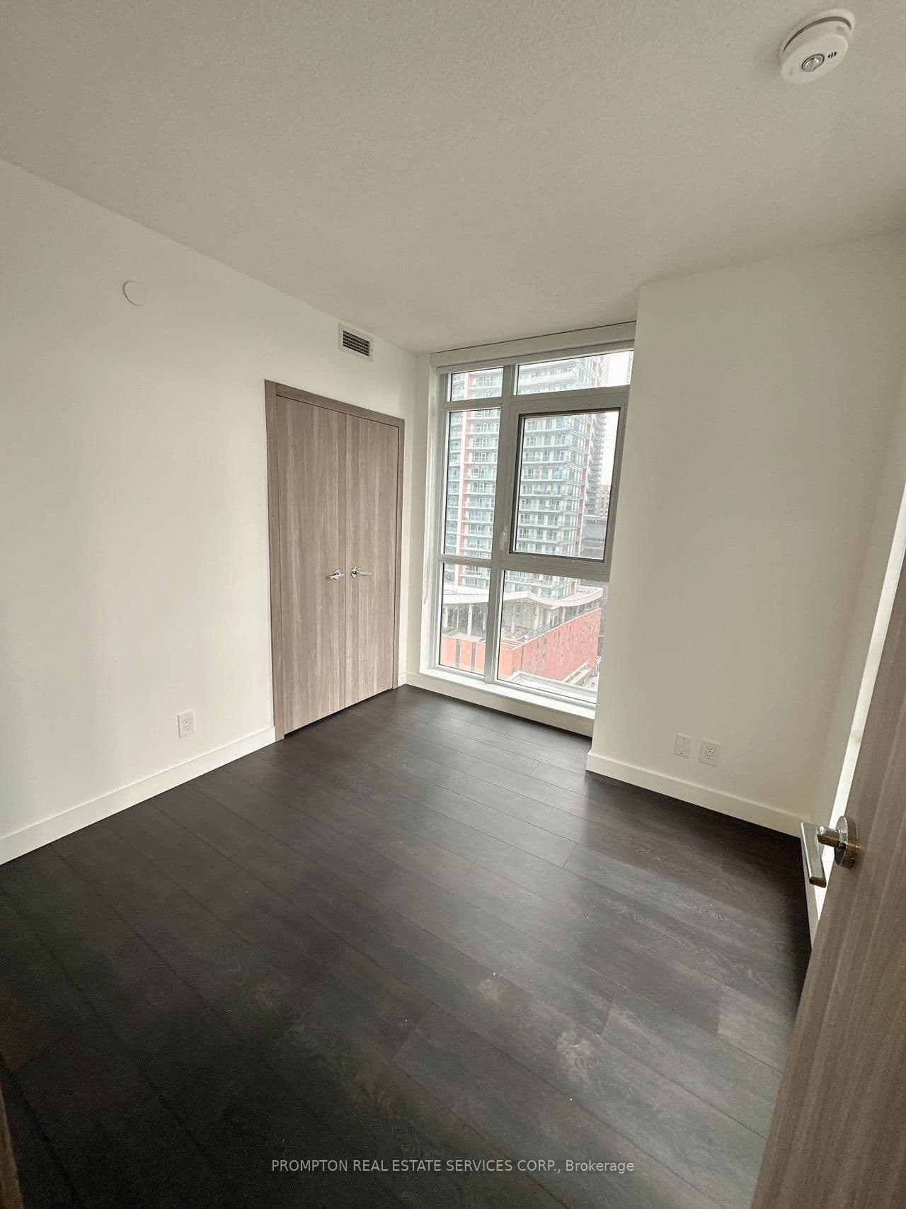 38 Widmer Street, Unit 1707 thumbnail 8