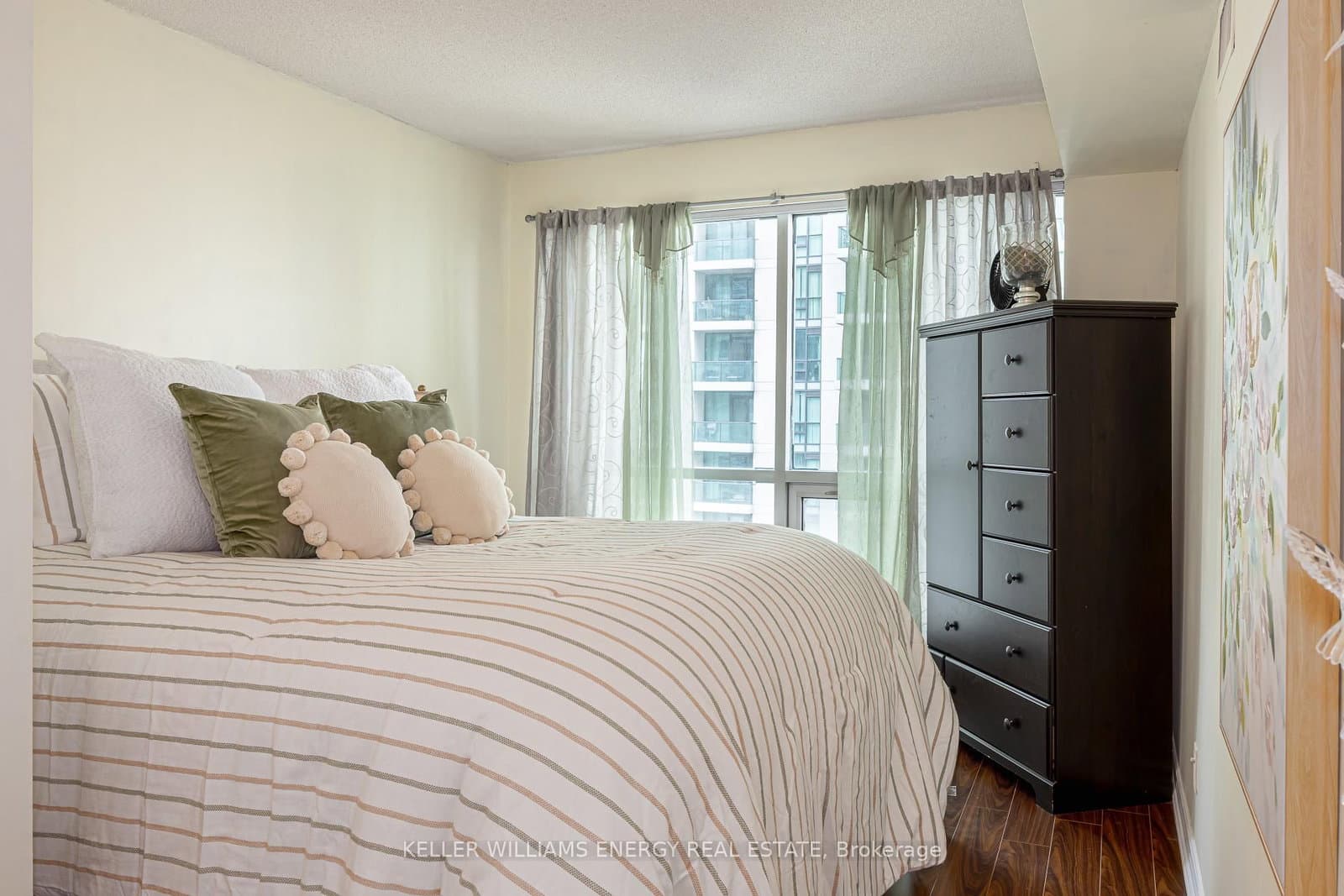 10 Yonge Street, Unit 1604 thumbnail 17