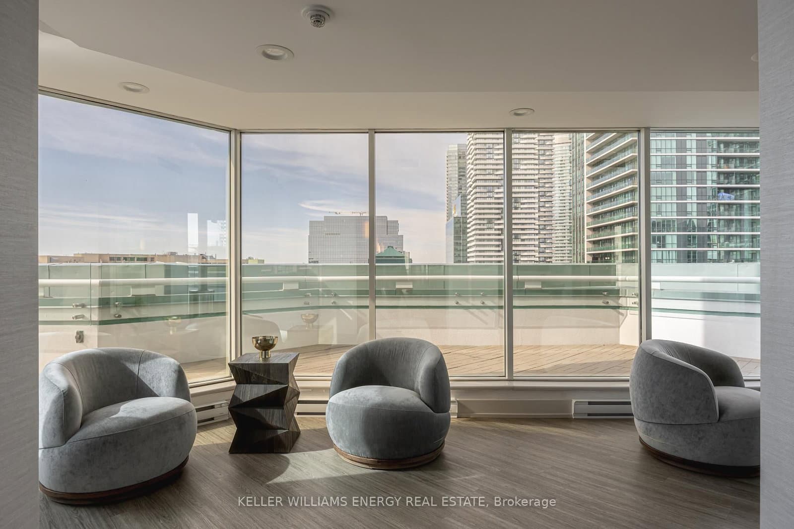 10 Yonge Street, Unit 1604 thumbnail 22