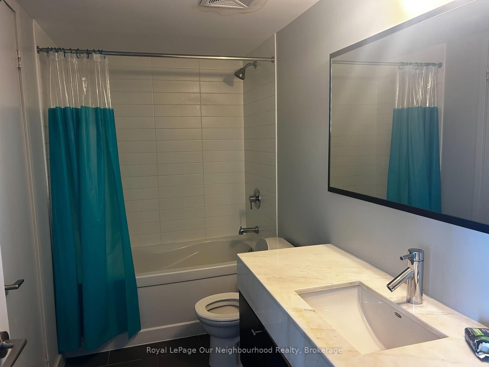 126 Simcoe Street, Unit 2106 thumbnail 10