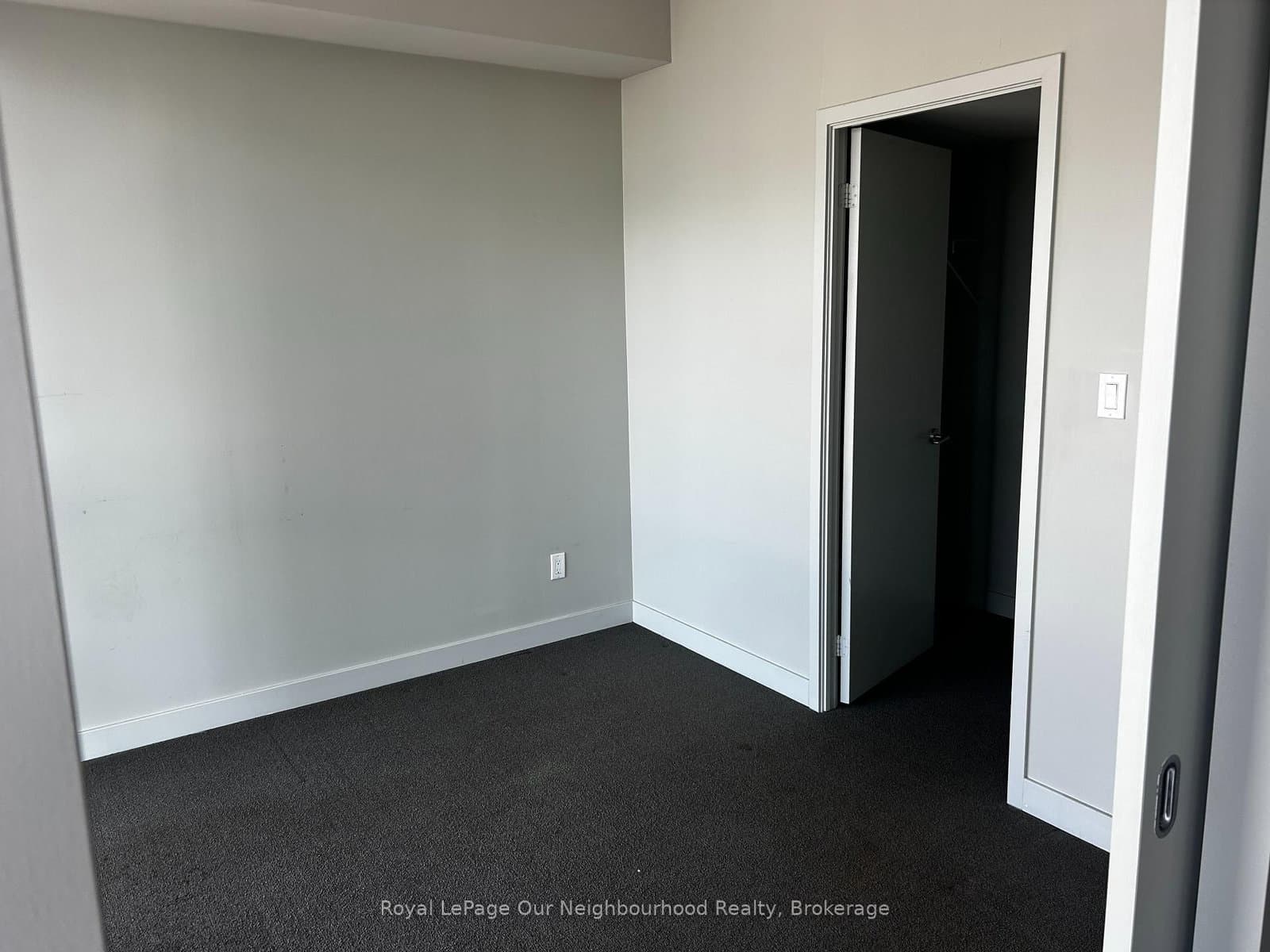 126 Simcoe Street, Unit 2106 thumbnail 11