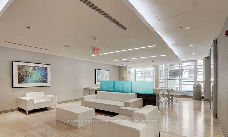 126 Simcoe Street, Unit 2106 thumbnail 17