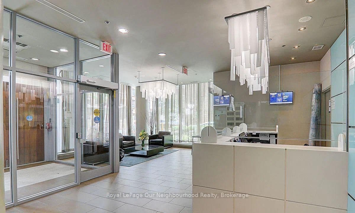 126 Simcoe Street, Unit 2106 thumbnail 6