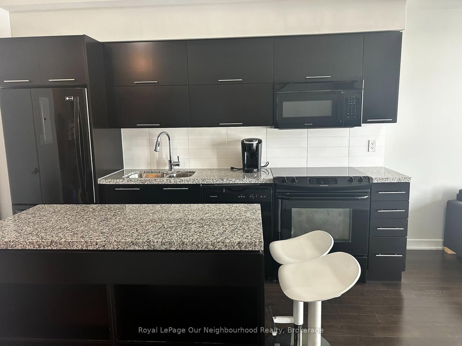 126 Simcoe Street, Unit 2106 thumbnail 9