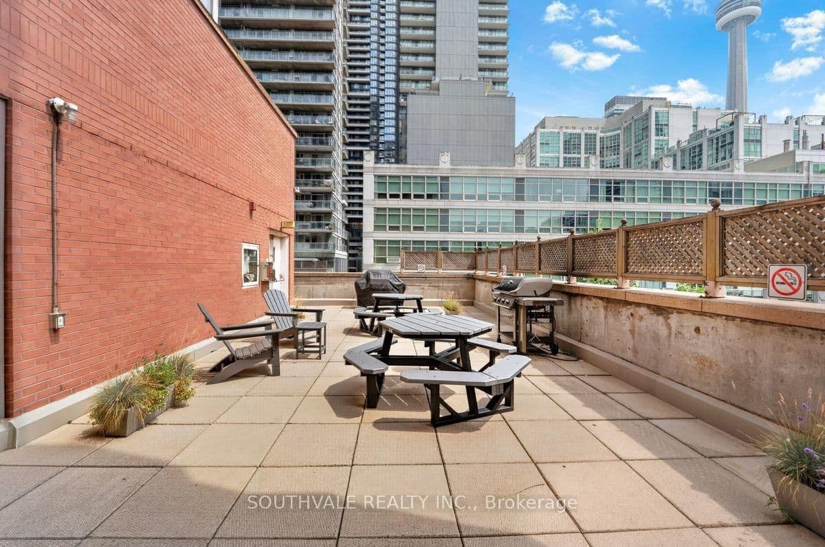 393 King St. W, Unit 1107 thumbnail 31