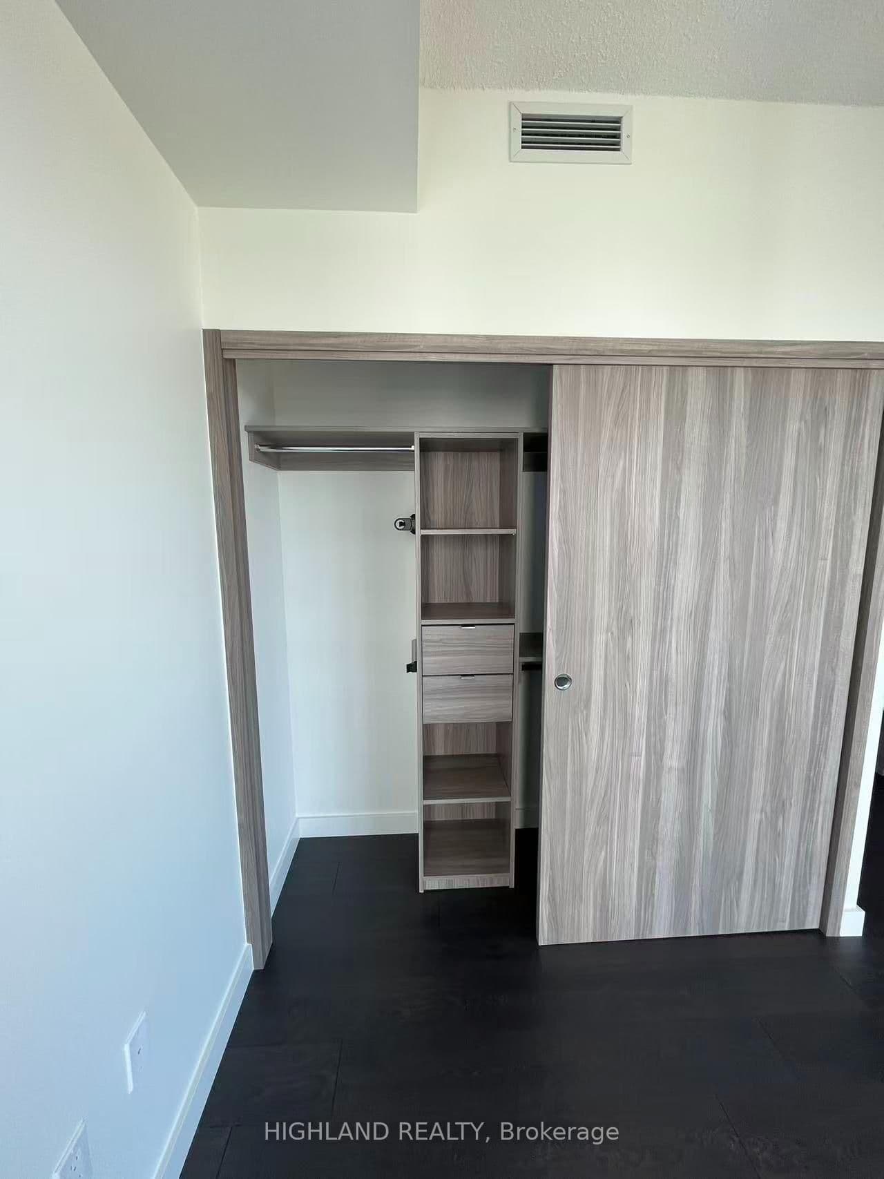 85 Mcmahon Drive, Unit 2808 thumbnail 5