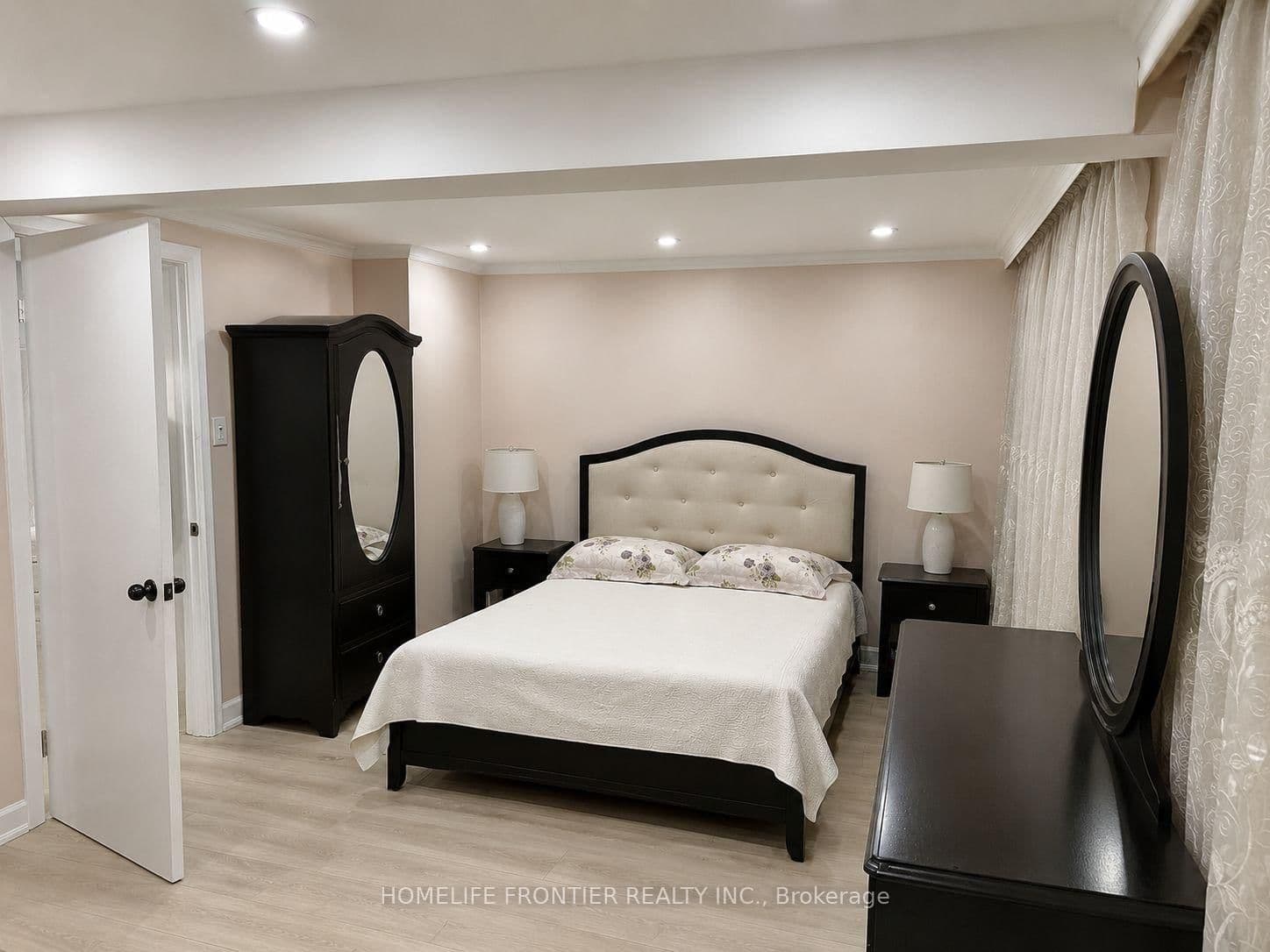49 Red Robin Way, Unit Main and Upper Level thumbnail 9