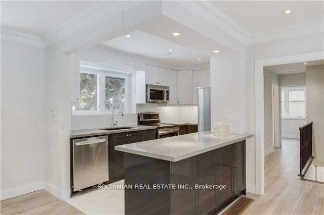 44 Tremont Crescent thumbnail 3